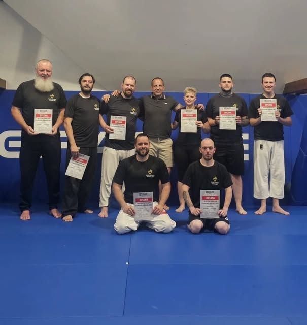 Skupina s certifikati na blazini